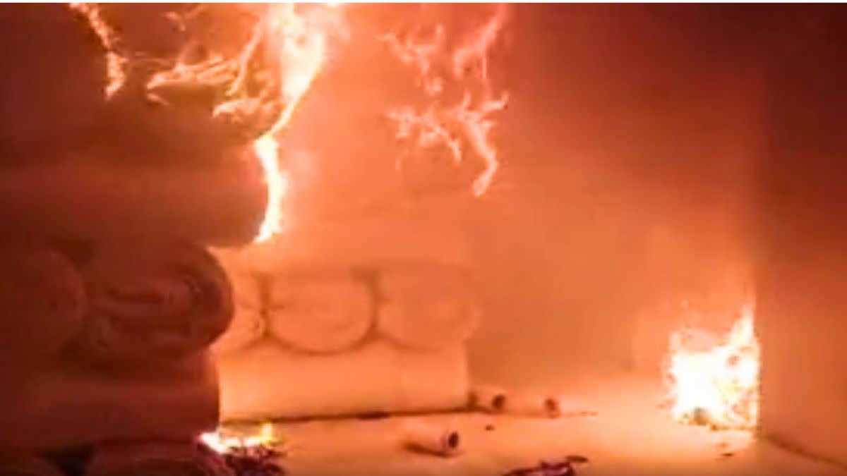 मेरठ में कपड़े के कारखाने में लगी भीषण आग, दमकल की 6 गाड़ियों ने पाया काबू